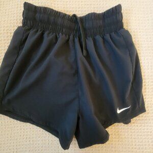 Girls youth Nike shorts. XS